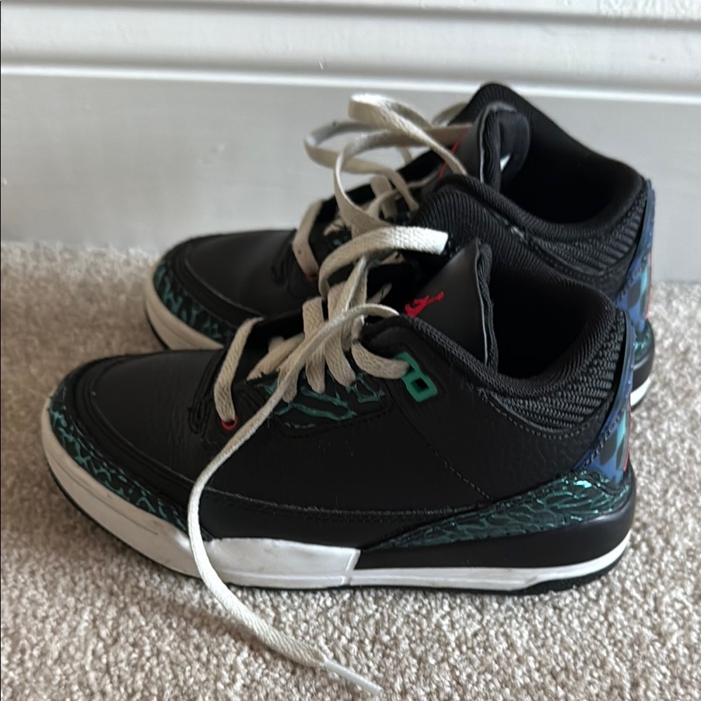 Jordan Kids Black and Teal Sneakers